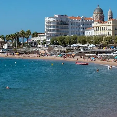 Apartamento A 100 M De La Plage, Balcon Plein Sud