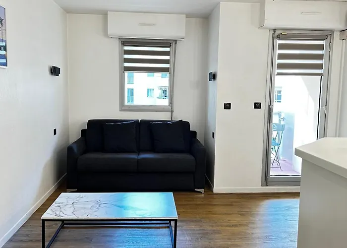 A 100 M De La Plage, Balcon Plein Sud Saint-Raphaël